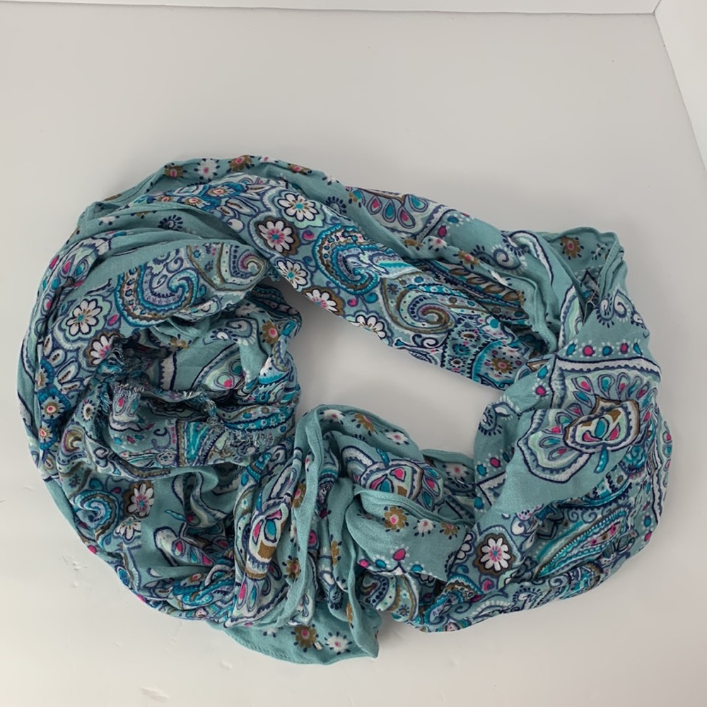 Vera Bradley One Size Multicolored 100% Viscose
71 x 28 inches - Picture 1 of 5